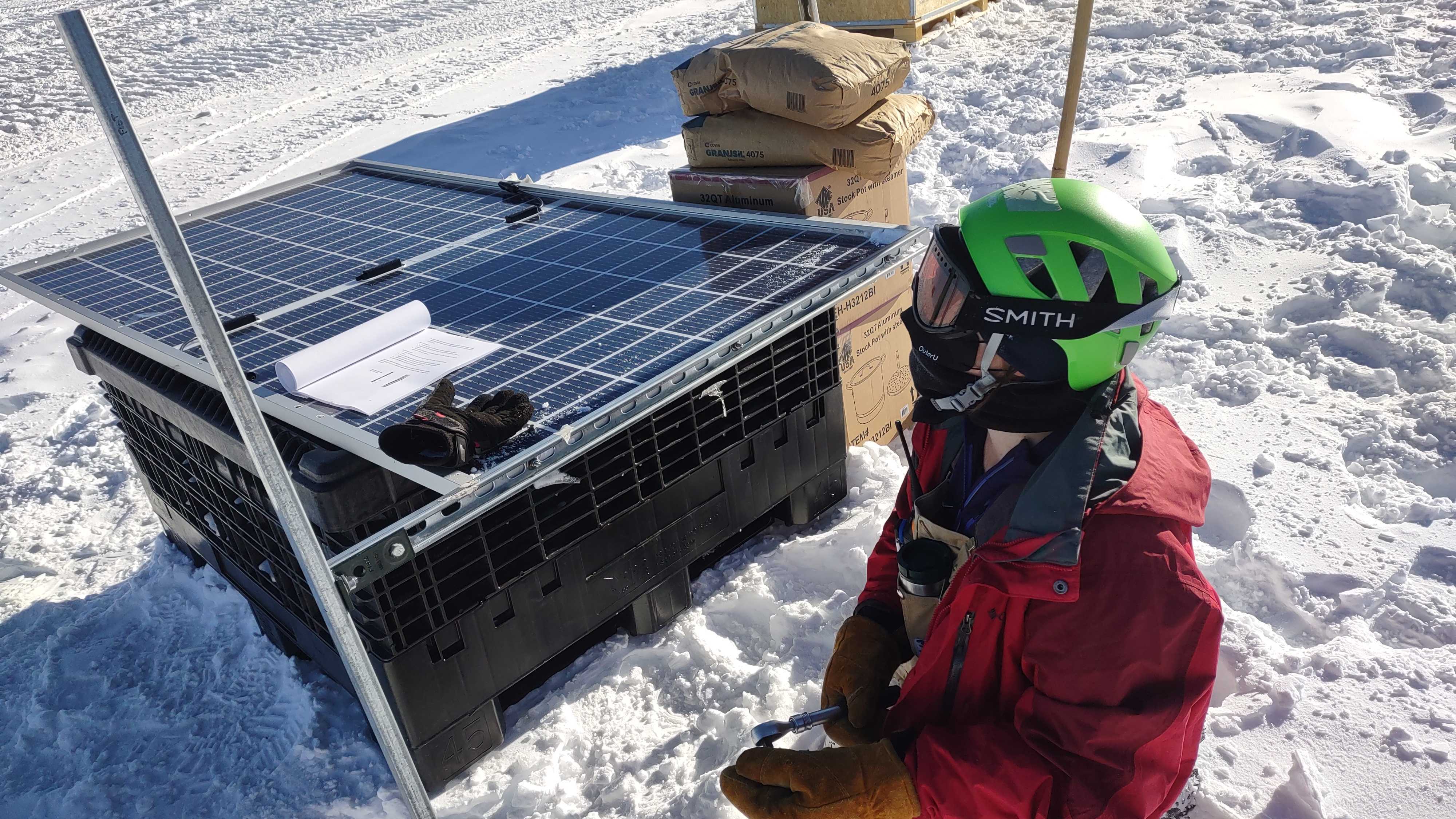 Solar panel field photo 4